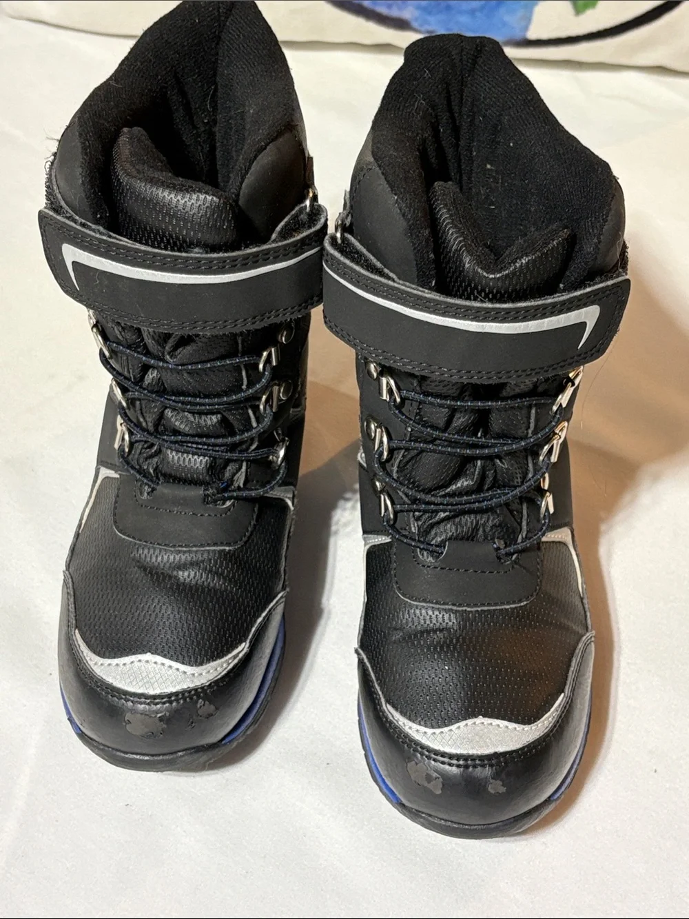 Kids Totes Unisex Snow Boots size 1 Hook-and-Loop Strap